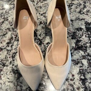 H&M Women's Beige Pointed-Toe Heels Size 39/ US 8/8.5